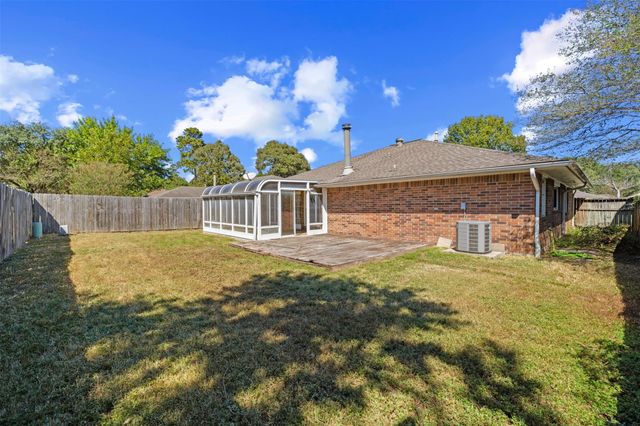 2302 Old Oak Lane, Kingwood, TX 77339