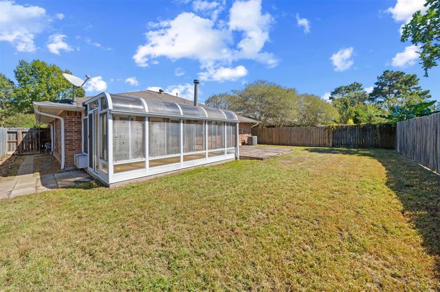 2302 Old Oak Lane, Kingwood, TX 77339