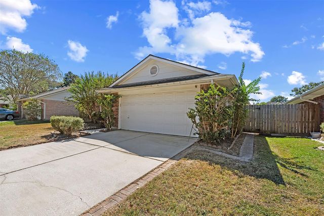 2302 Old Oak Lane, Kingwood, TX 77339