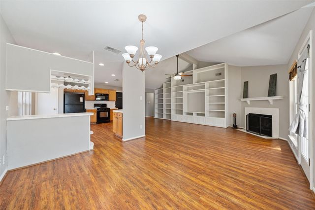 2302 Old Oak Lane, Kingwood, TX 77339