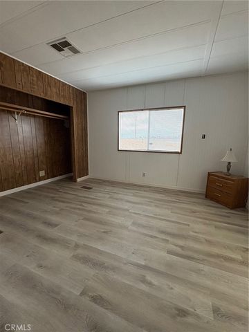 8655 Santa Fe E, Hesperia, CA 92345