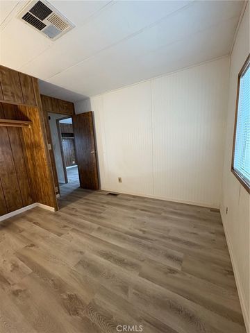 8655 Santa Fe E, Hesperia, CA 92345