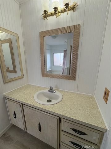 8655 Santa Fe E, Hesperia, CA 92345