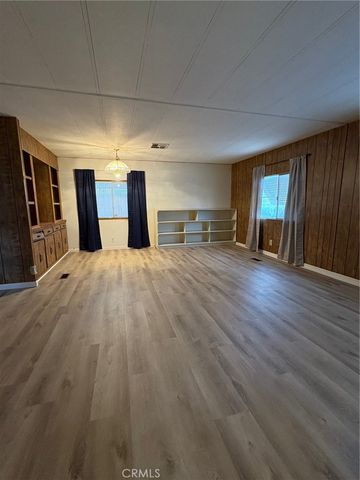 8655 Santa Fe E, Hesperia, CA 92345