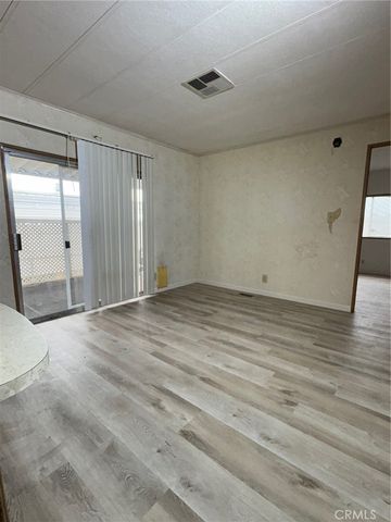 8655 Santa Fe E, Hesperia, CA 92345