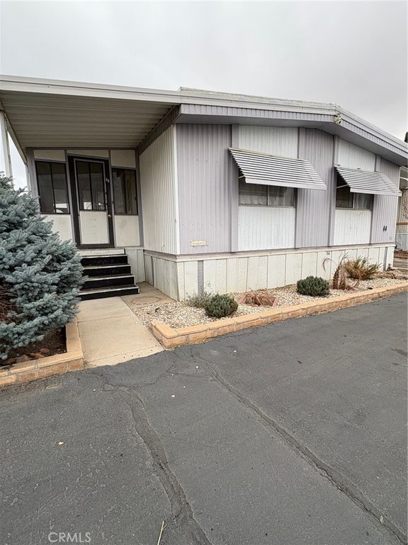 8655 Santa Fe E, Hesperia, CA 92345