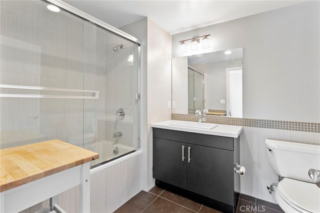 159 W Green, Pasadena, CA 91105