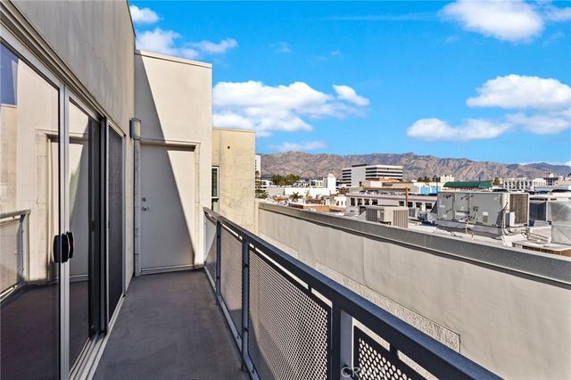 159 W Green, Pasadena, CA 91105