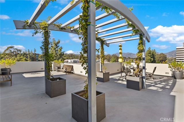 159 W Green, Pasadena, CA 91105