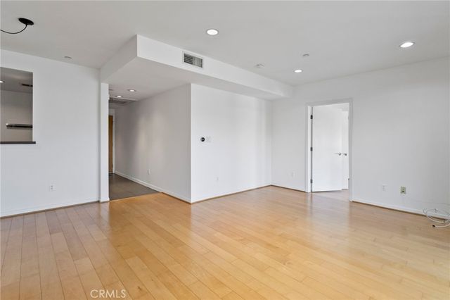 159 W Green, Pasadena, CA 91105