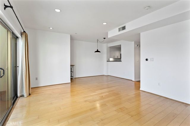 159 W Green, Pasadena, CA 91105