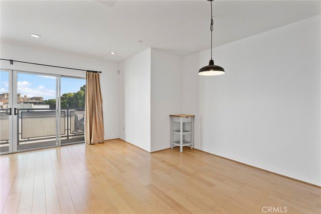 159 W Green, Pasadena, CA 91105