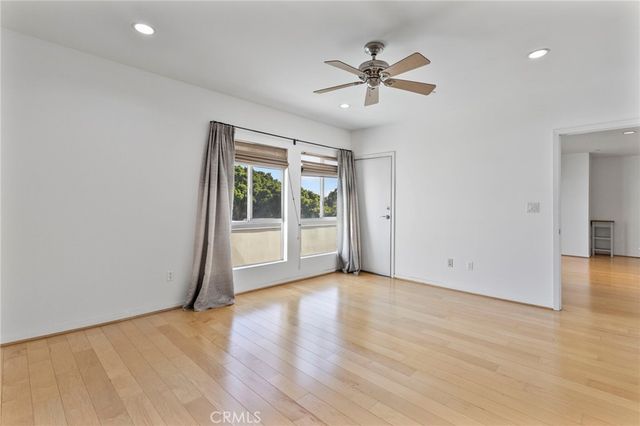 159 W Green, Pasadena, CA 91105