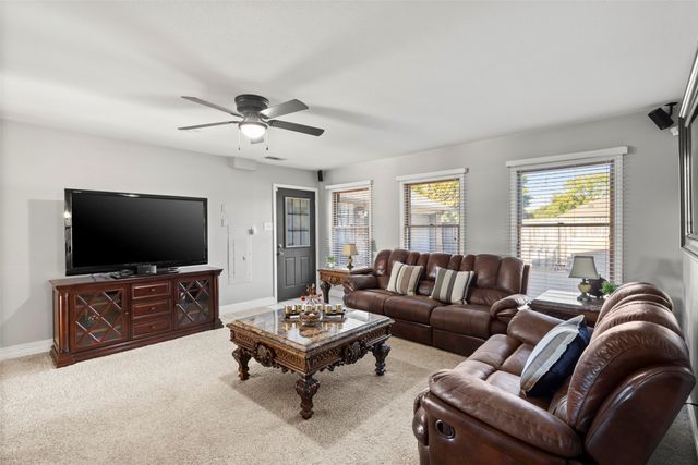 206 Cripple Creek Road, Glenn Heights, TX 75154