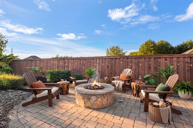206 Cripple Creek Road, Glenn Heights, TX 75154