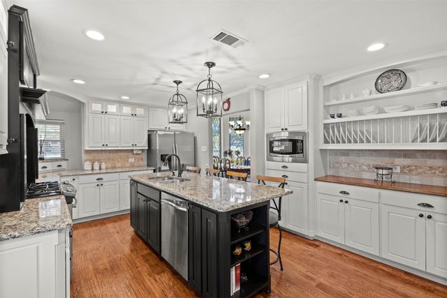 206 Cripple Creek Road, Glenn Heights, TX 75154