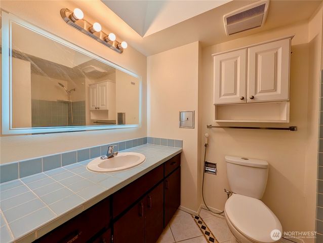 1135 147th Pl NE, Bellevue, WA 98007