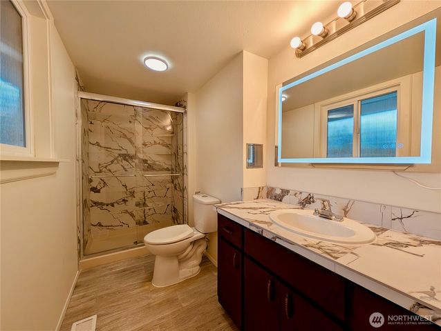 1135 147th Pl NE, Bellevue, WA 98007