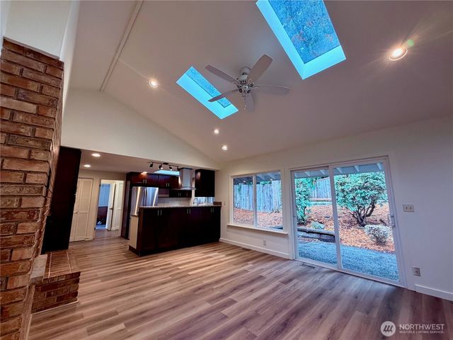 1135 147th Pl NE, Bellevue, WA 98007