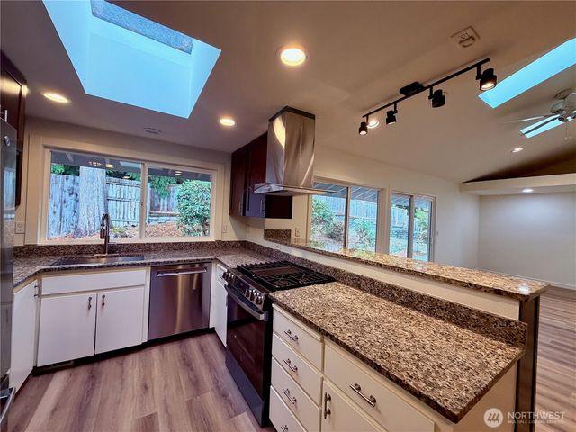 1135 147th Pl NE, Bellevue, WA 98007