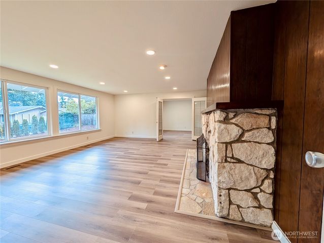 1135 147th Pl NE, Bellevue, WA 98007