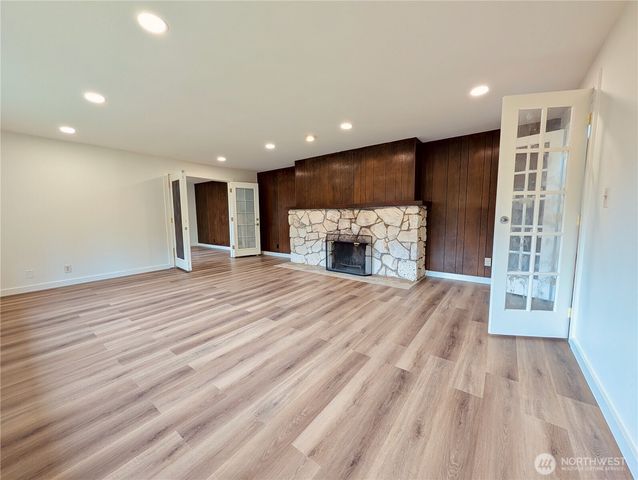 1135 147th Pl NE, Bellevue, WA 98007
