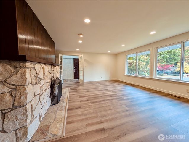 1135 147th Pl NE, Bellevue, WA 98007