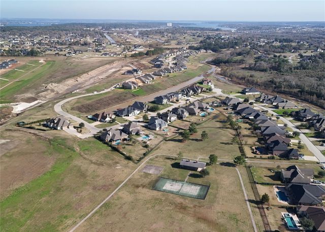 294 Peninsula Point Drive, Montgomery, TX 77356