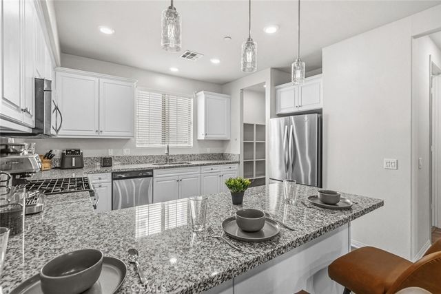 7214 N Chestnut, Van Nuys, CA 91405