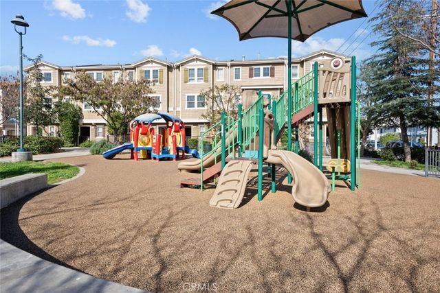 7214 N Chestnut, Van Nuys, CA 91405