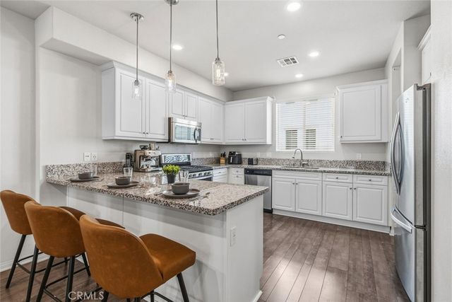 7214 N Chestnut, Van Nuys, CA 91405