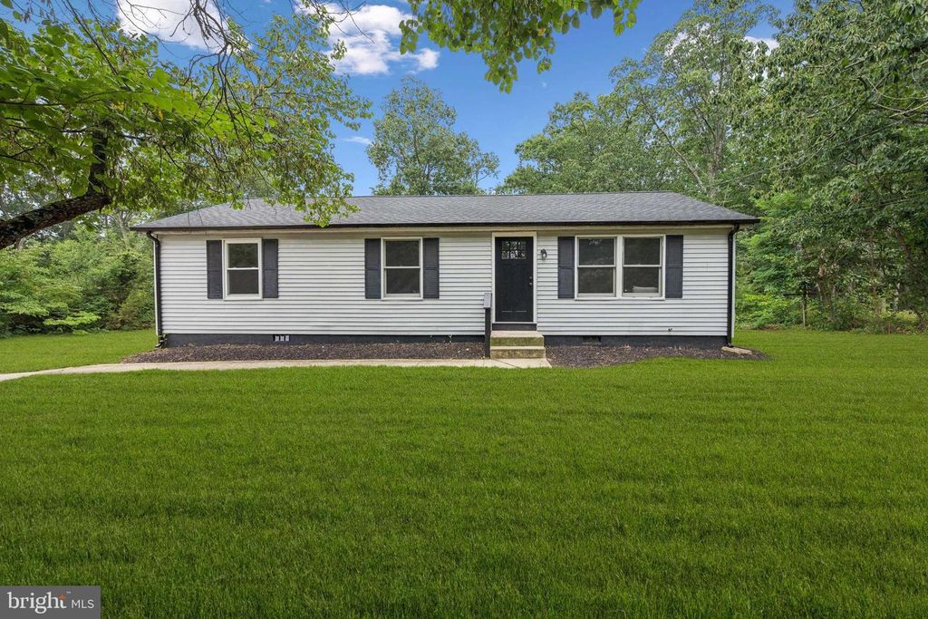 651 ERIAL RD, Sicklerville, NJ 08081