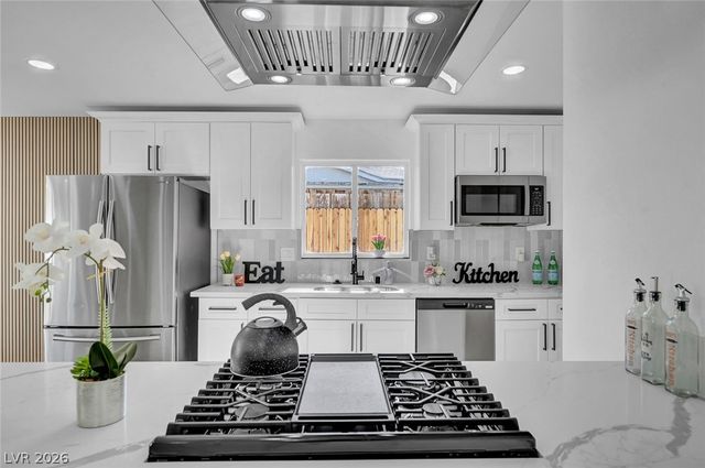 923 Laramore Drive, Las Vegas, NV 89119