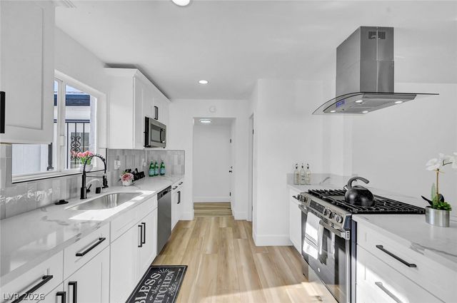 923 Laramore Drive, Las Vegas, NV 89119