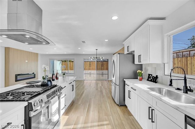 923 Laramore Drive, Las Vegas, NV 89119