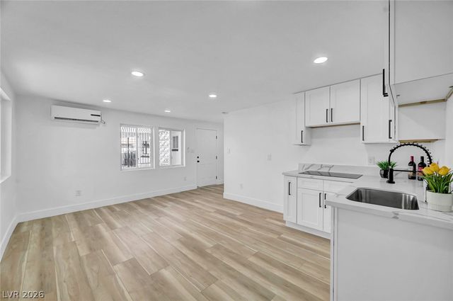 923 Laramore Drive, Las Vegas, NV 89119