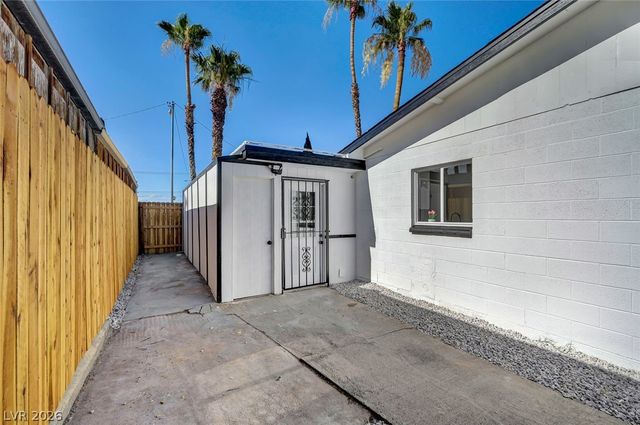 923 Laramore Drive, Las Vegas, NV 89119