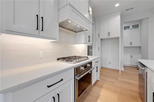 17105 Earnshaw Street, Overland Park, KS 66221