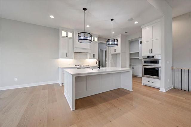 17105 Earnshaw Street, Overland Park, KS 66221
