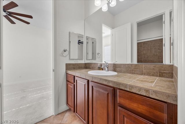 2125 De Rouge Avenue, Henderson, NV 89044