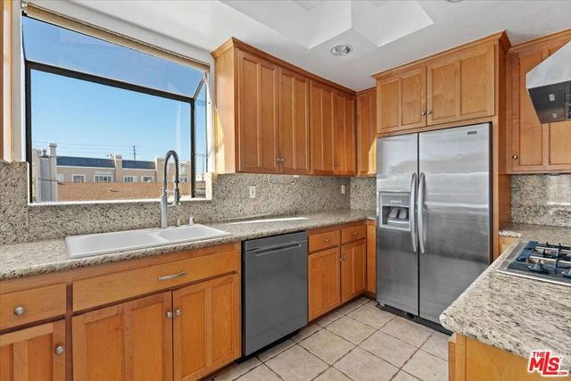 11827 Goshen Avenue 201, Los Angeles, CA 90049