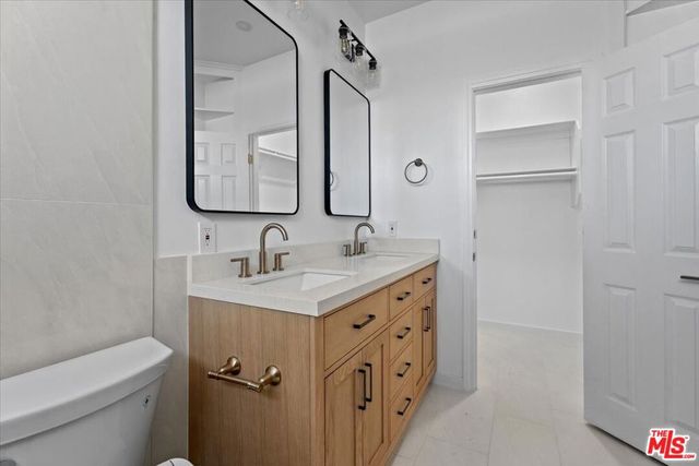 11827 Goshen Avenue 201, Los Angeles, CA 90049