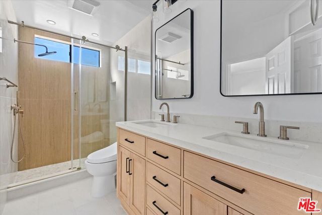 11827 Goshen Avenue 201, Los Angeles, CA 90049