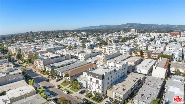 11827 Goshen Avenue 201, Los Angeles, CA 90049
