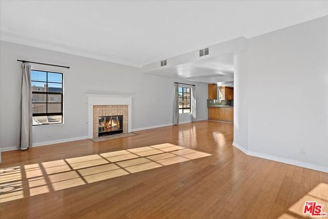 11827 Goshen Avenue 201, Los Angeles, CA 90049