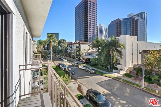 11827 Goshen Avenue 201, Los Angeles, CA 90049
