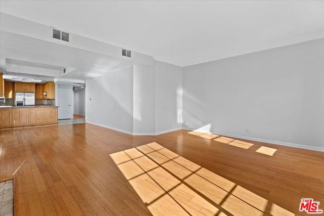 11827 Goshen Avenue 201, Los Angeles, CA 90049