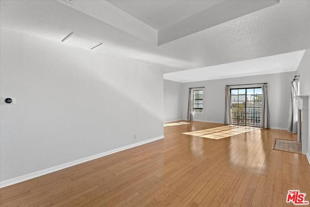 11827 Goshen Avenue 201, Los Angeles, CA 90049