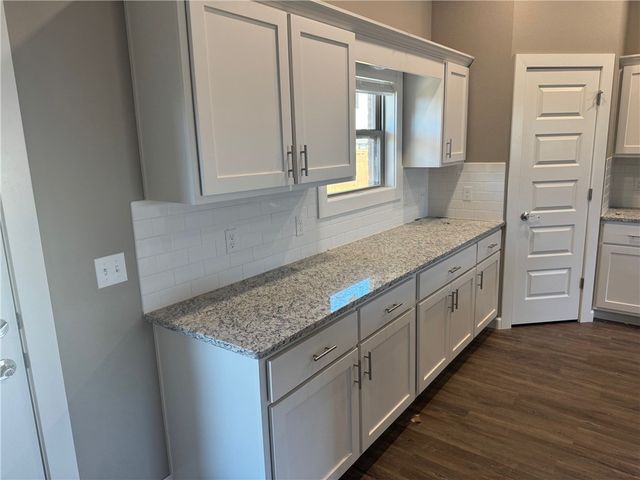 652 Summer Lane, Prairie Grove, AR 72753