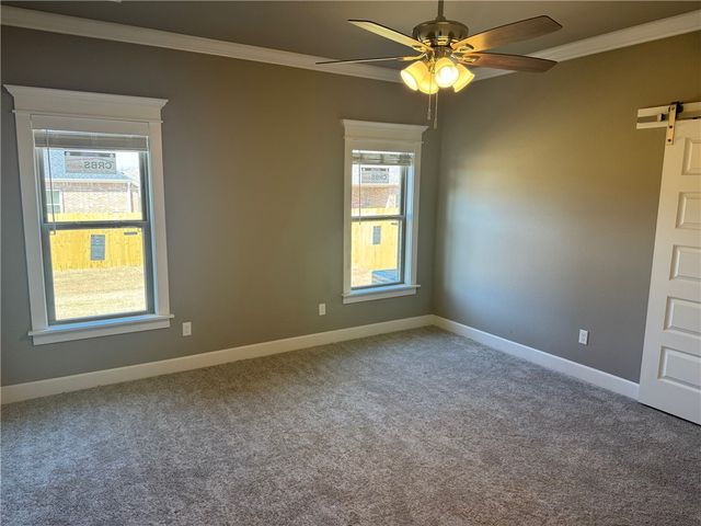 652 Summer Lane, Prairie Grove, AR 72753